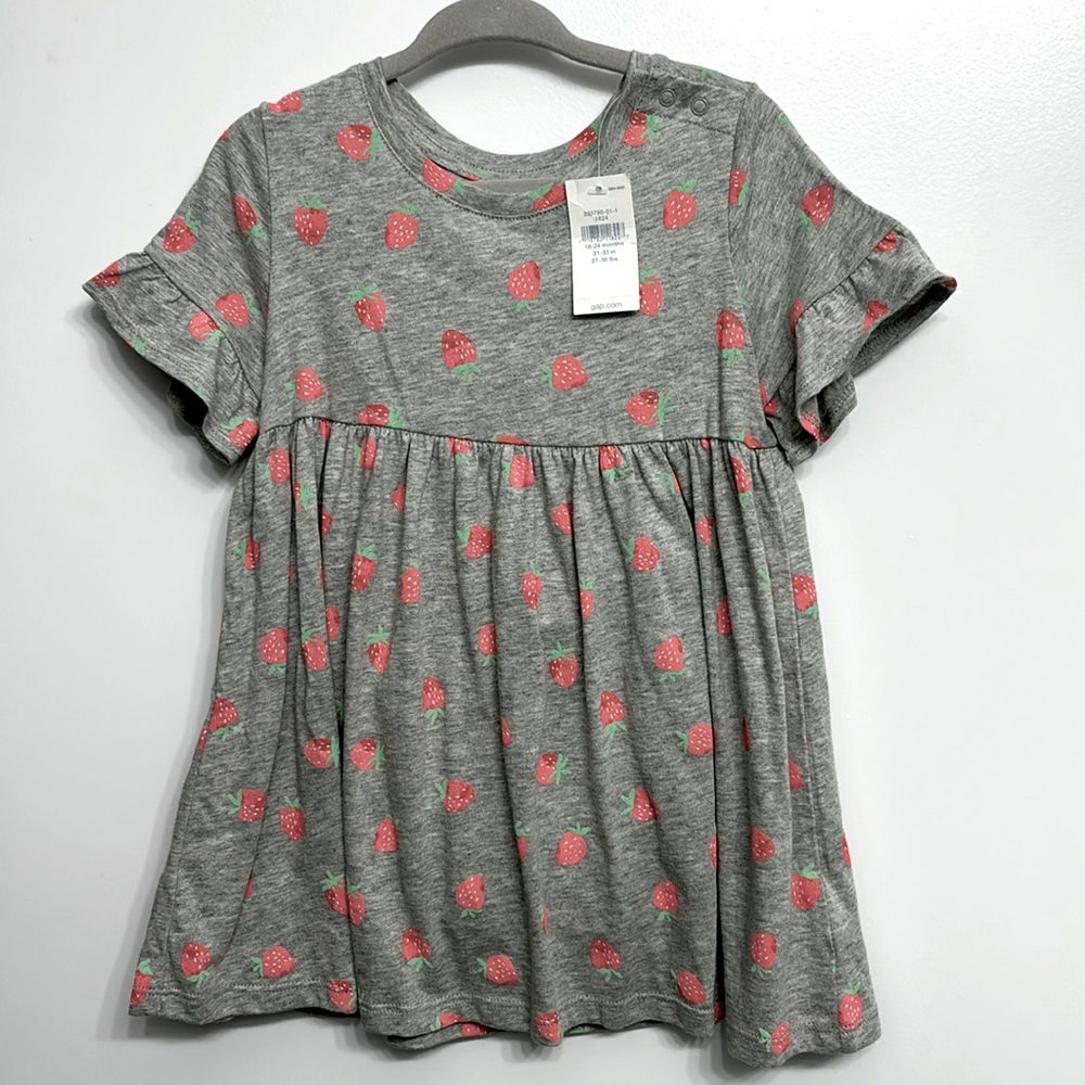 Gap- NWT Strawberry dress with bloomers. Size 18-24 months